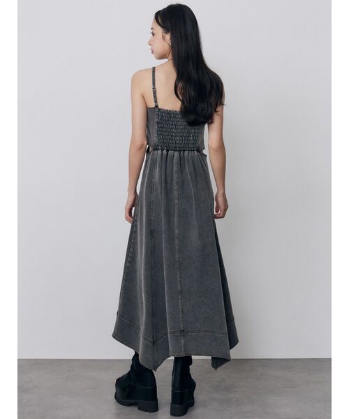 MURUA(ムルーア)の「デニムライクサイドカットワンピース 夏服(ワンピース・レディース・ブラック/ブルー・1/2)」の8枚目の写真