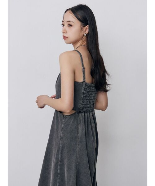 MURUA(ムルーア)の「デニムライクサイドカットワンピース 夏服(ワンピース・レディース・ブラック/ブルー・1/2)」の10枚目の写真