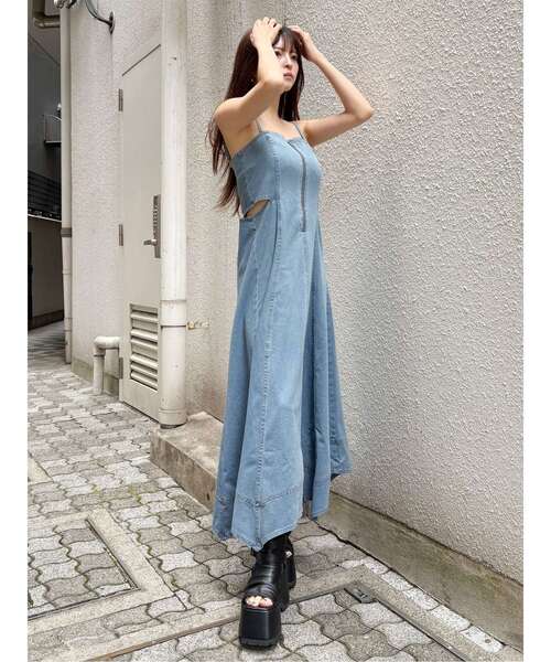 MURUA(ムルーア)の「デニムライクサイドカットワンピース 夏服(ワンピース・レディース・ブラック/ブルー・1/2)」の14枚目の写真