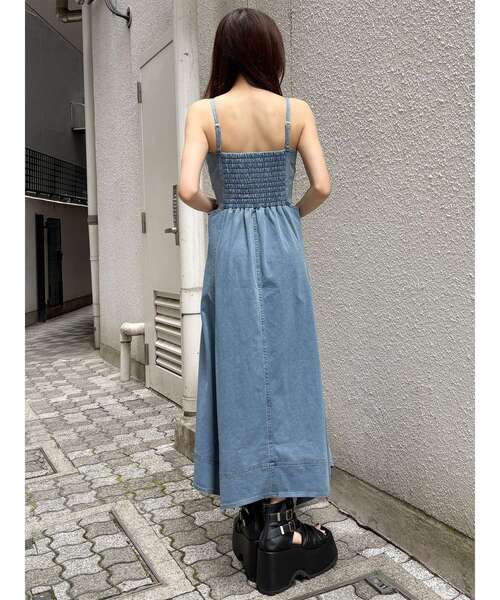 MURUA(ムルーア)の「デニムライクサイドカットワンピース 夏服(ワンピース・レディース・ブラック/ブルー・1/2)」の15枚目の写真