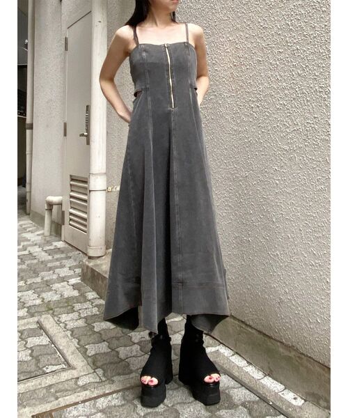 MURUA(ムルーア)の「デニムライクサイドカットワンピース 夏服(ワンピース・レディース・ブラック/ブルー・1/2)」の18枚目の写真