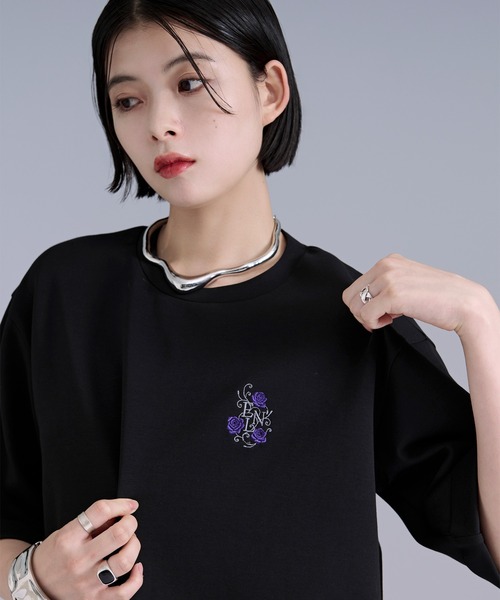Ellno Loset(エルノロゼット)の「ロゴ刺繍ポンチTシャツ(Tシャツ/カットソー・メンズ・オフホワイト/ブラック・SMALL/MEDIUM/LARGE)」の2枚目の写真