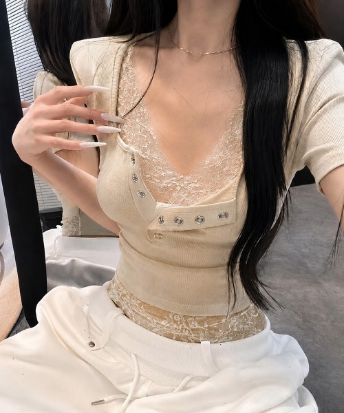Miniministore(ミニミニストア)の「ヘンリーネックTシャツ レースレイヤード(Tシャツ/カットソー・レディース・ベージュ/ブラック/ライトブルー/ホワイト/イエロー・FREE)」の4枚目の写真