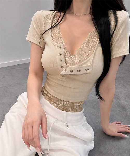 Miniministore(ミニミニストア)の「ヘンリーネックTシャツ レースレイヤード(Tシャツ/カットソー・レディース・ベージュ/ブラック/ライトブルー/ホワイト/イエロー・FREE)」の13枚目の写真