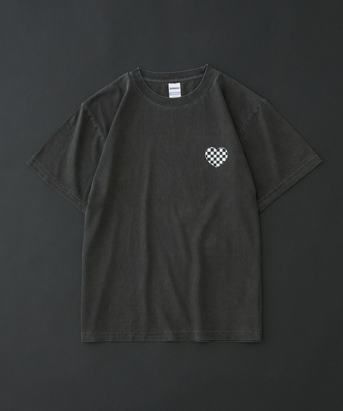 EDIFICE(エディフィス)の「Yoshiyuki Shimazu 別注 FADE プリント Tシャツ(Tシャツ/カットソー・メンズ・ブラック/チャコールグレー・MEDIUM/LARGE)」の4枚目の写真