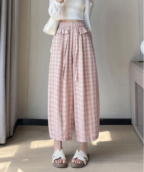&soiree(アンドソワレ)の「ウエストフリルデザインギンガムチェックイージーカーブパンツ(その他パンツ・レディース・ピンク/グレー/イエロー・SMALL/X-SMALL/MEDIUM/X-LARGE/LARGE)」の3枚目の写真