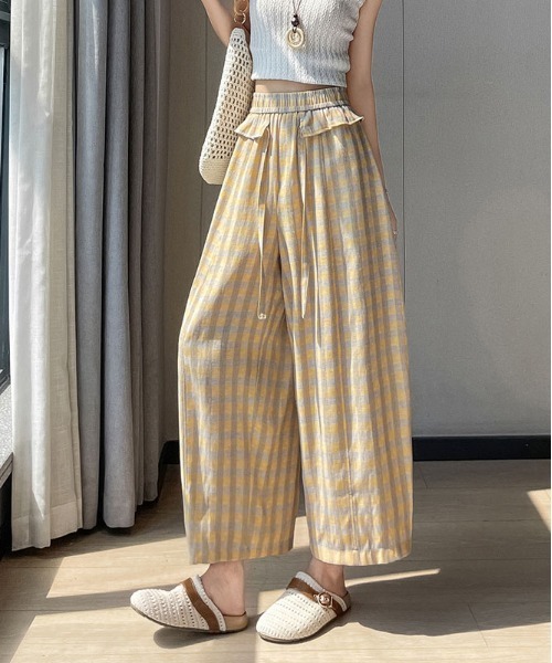 &soiree(アンドソワレ)の「ウエストフリルデザインギンガムチェックイージーカーブパンツ(その他パンツ・レディース・ピンク/グレー/イエロー・SMALL/X-SMALL/MEDIUM/X-LARGE/LARGE)」の2枚目の写真