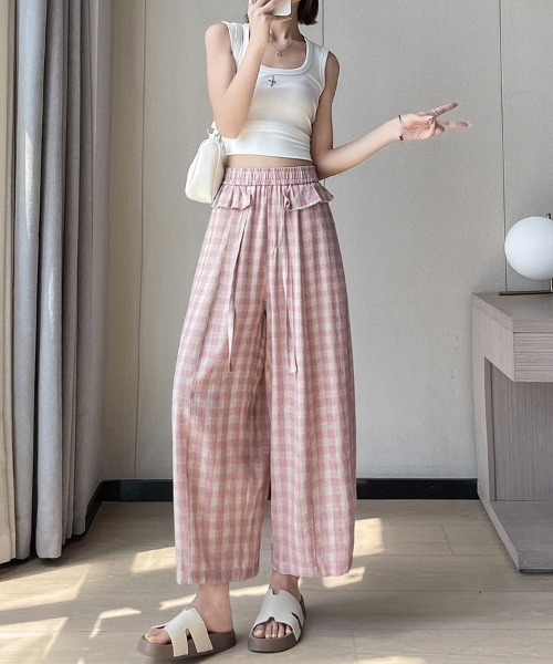 &soiree(アンドソワレ)の「ウエストフリルデザインギンガムチェックイージーカーブパンツ(その他パンツ・レディース・ピンク/グレー/イエロー・SMALL/X-SMALL/MEDIUM/X-LARGE/LARGE)」の8枚目の写真