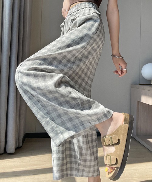 &soiree(アンドソワレ)の「ウエストフリルデザインギンガムチェックイージーカーブパンツ(その他パンツ・レディース・ピンク/グレー/イエロー・SMALL/X-SMALL/MEDIUM/X-LARGE/LARGE)」の4枚目の写真