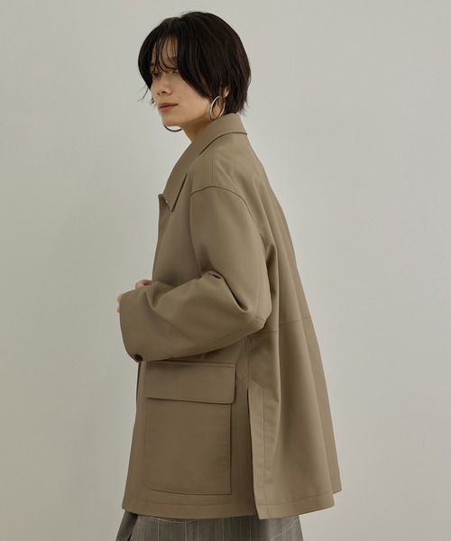 SALON adam et rope'(サロン アダム エ ロペ)の「ラムレザーカバーオール / セットアップ対応(カバーオール・レディース・ベージュ/ダークブラウン・FREE)」の6枚目の写真