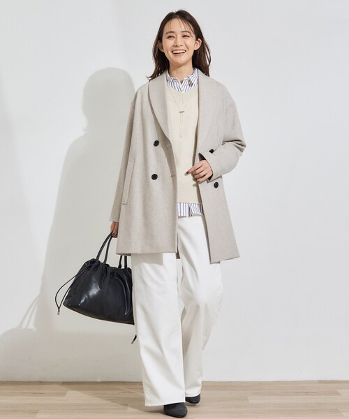 INDIVI（インディヴィ）の「【顔まわりスッキリ】ショールカラー ミドル丈コート（チェスターコート・レディース・ブラック系その他4/ナチュラル・36/38/40/05/13/19/15 ）」の17枚目の写真