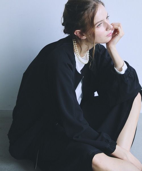 etre relie(エトレリー)の「梨地カット×サテン使いBIGブルゾン(ブルゾン・レディース・ブラック・MEDIUM)」の8枚目の写真