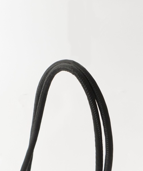 Chick(チック)の「Dot Ribbon Square Shoulder Bag with Charm / チャーム付き ドット柄 リボン スクエア ショルダーバッグ 横長 ガーリー フェミニン レディース 2026年 夏 夏服(ショルダーバッグ・レディース・レッド/ブラック/ホワイト・FREE)」の11枚目の写真