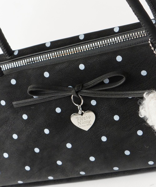 Chick(チック)の「Dot Ribbon Square Shoulder Bag with Charm / チャーム付き ドット柄 リボン スクエア ショルダーバッグ 横長 ガーリー フェミニン レディース 2026年 夏 夏服(ショルダーバッグ・レディース・レッド/ブラック/ホワイト・FREE)」の5枚目の写真