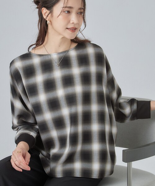 SHOO・LA・RUE(シューラルー)の「【着丈選べる/洗濯後しわになりにくい】インせず着られる ドルマンブラウス(シャツ/ブラウス・レディース・チャコール/イエロー/ボルドー/ブルー系その他/ダークブラウン系6/ダークブラウン系2/ブラック系6/ホワイト系9/ホワイト系5/ブルー系その他7/ブラック/チャコールグレー/ワイン系2/イエロー系6/ベージュ系6/ベージュ系1・00)」の5枚目の写真