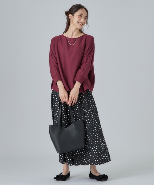 SHOO・LA・RUE(シューラルー)の「【着丈選べる/洗濯後しわになりにくい】インせず着られる ドルマンブラウス(シャツ/ブラウス・レディース・チャコール/イエロー/ボルドー/ブルー系その他/ダークブラウン系6/ダークブラウン系2/ブラック系6/ホワイト系9/ホワイト系5/ブルー系その他7/ブラック/チャコールグレー/ワイン系2/イエロー系6/ベージュ系6/ベージュ系1・00)」の20枚目の写真