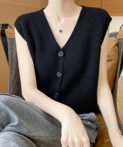yuue' ( wear )(ユーイ)の「フロントボタンVネックニットベスト(ベスト・レディース・グレー/ブラック・FREE)」の16枚目の写真