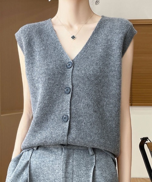 yuue' ( wear )(ユーイ)の「フロントボタンVネックニットベスト(ベスト・レディース・グレー/ブラック・FREE)」の8枚目の写真