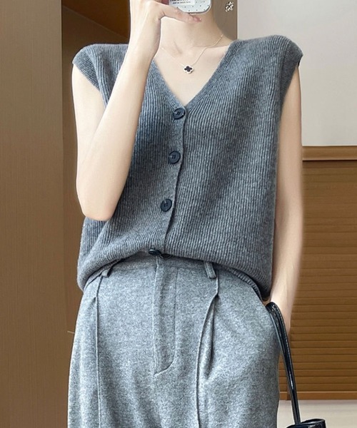 yuue' ( wear )(ユーイ)の「フロントボタンVネックニットベスト(ベスト・レディース・グレー/ブラック・FREE)」の11枚目の写真
