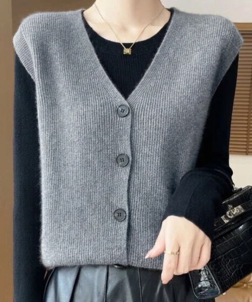 yuue' ( wear )(ユーイ)の「フロントボタンVネックニットベスト(ベスト・レディース・グレー/ブラック・FREE)」の7枚目の写真