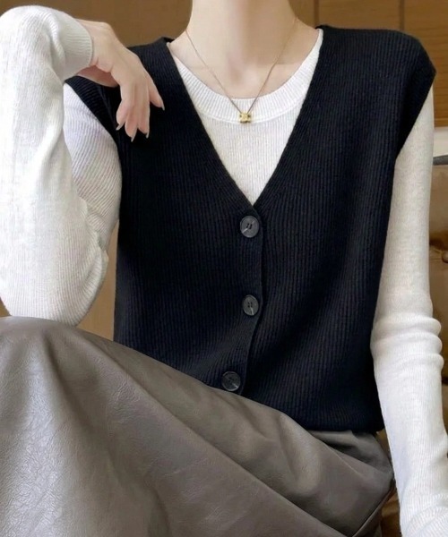 yuue' ( wear )(ユーイ)の「フロントボタンVネックニットベスト(ベスト・レディース・グレー/ブラック・FREE)」の12枚目の写真