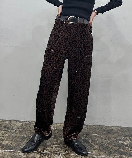 PAGEBOY(ページボーイ)の「ダブルニーベロアパンツ(その他パンツ・レディース・ブラック/レオパード/ネイビー・SMALL/MEDIUM)」の10枚目の写真