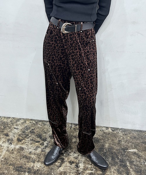 PAGEBOY(ページボーイ)の「ダブルニーベロアパンツ(その他パンツ・レディース・ブラック/レオパード/ネイビー・SMALL/MEDIUM)」の8枚目の写真