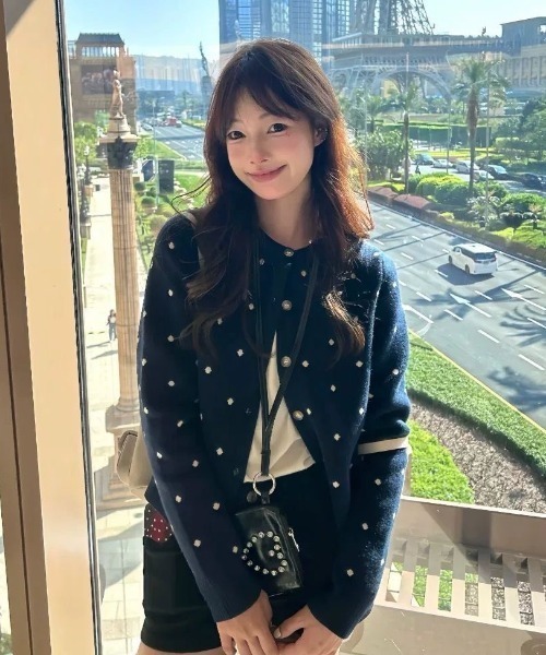 AVYL(アヴィル)の「クルーネックドット柄ニットカーディガン(カーディガン/ボレロ・レディース・ネイビー/ブルー・M)」の13枚目の写真