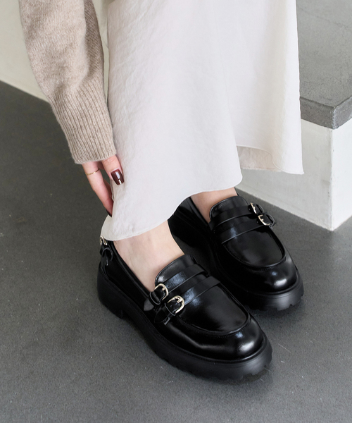 FLAT(フラット)の「KARIN TAKUBO×LE TALONアツゾコベルトローファー(ローファー・レディース・ブラウン/ブラック・24.5cm/24cm/23.5cm/23cm/22.5cm/22cm/25cm)」の13枚目の写真