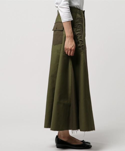 Moname（モナーム）の「Moname   ベイカー ロングスカート   /41182234（スカート・レディース・カーキ・M/S）」の2枚目の写真