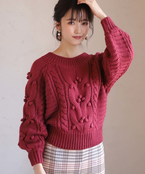 one after another NICE CLAUP（ワンアフターアナザーナイスクラップ）の「【WEB STORE限定】ケーブルポンポンニット（ニット/セーター・レディース・ブラウン/レッド/イエロー/アイボリー・FREE）」の11枚目の写真