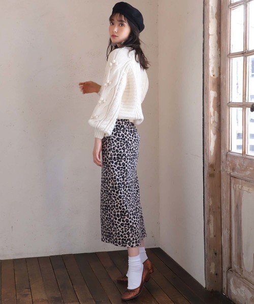 one after another NICE CLAUP（ワンアフターアナザーナイスクラップ）の「【WEB STORE限定】ケーブルポンポンニット（ニット/セーター・レディース・ブラウン/レッド/イエロー/アイボリー・FREE）」の13枚目の写真