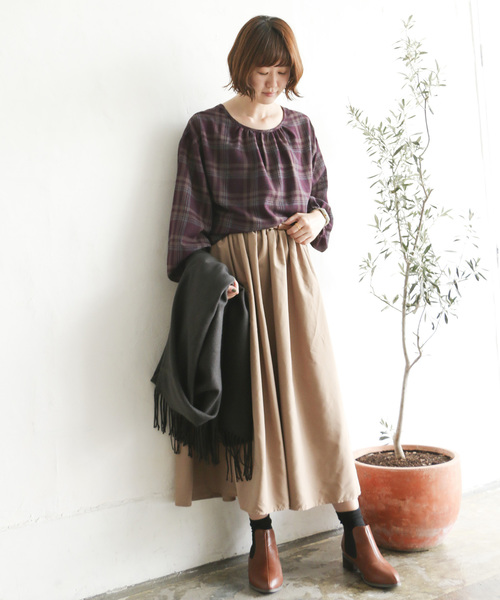 LBC(エルビーシー)の「ベルト付きギャザーロングスカート(スカート・レディース・グリーン/ダークネイビー/ライトブラウン・M/L)」の9枚目の写真