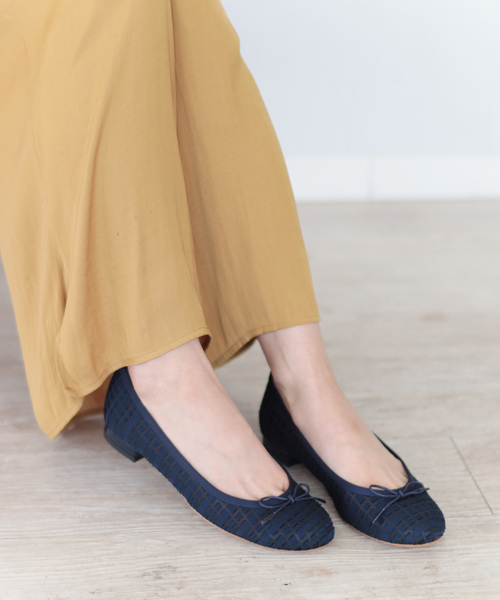 Carlie e felice(カーリーエフェリーチェ)の「チュールバレエパンプス【Carlie e felice/カーリーエフェリーチェ】(バレエシューズ・レディース・ホワイト/ブラック/ネイビー/レッド・22.5cm/23.5cm/24.5cm/23.0cm/24.0cm/25.0cm/22.0cm)」の1枚目の写真