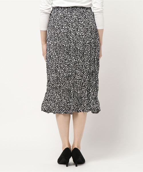 KOBE LETTUCE（コウベレタス）の「ダルメシアン柄ミディ丈ワッシャーフレアスカート（スカート・レディース・オフホワイト/ブラック・FREE）」の3枚目の写真