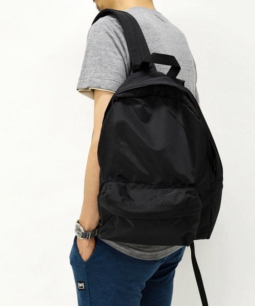 SHIPS（シップス）の「PARROTT CANVAS×SHIPS Days: ナイロンデイパック■（バックパック/リュック・メンズ・ブラック/ベージュ/オリーブ/ブルー/ライトブルー/ホワイト/ブラウン/ワイン/ネイビー/キャメル・ONE SIZE）」の2枚目の写真