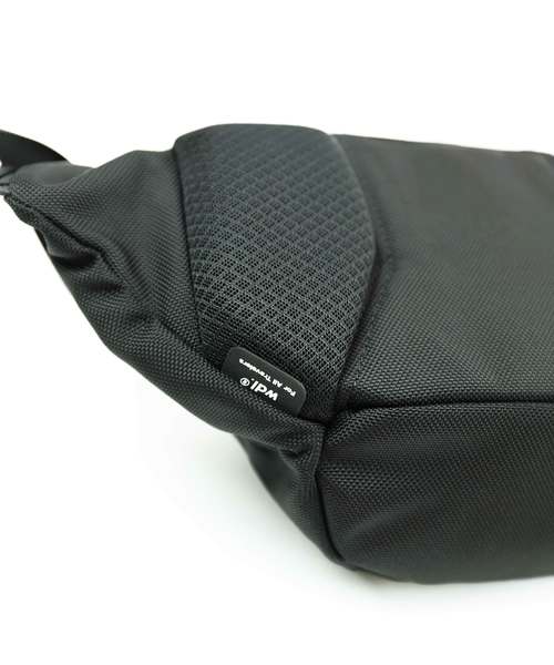 wdl.（ワームデザインラボ）の「【wdl.】DELTA / BODY BAG（バックパック/リュック・レディース・ブラック/ネイビー・FREE）」の3枚目の写真