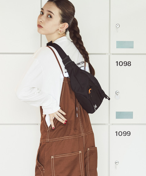 wdl.（ワームデザインラボ）の「【wdl.】DELTA / BODY BAG（バックパック/リュック・レディース・ブラック/ネイビー・FREE）」の9枚目の写真