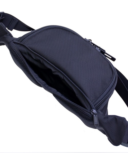 wdl.（ワームデザインラボ）の「【wdl.】DELTA / BODY BAG（バックパック/リュック・レディース・ブラック/ネイビー・FREE）」の13枚目の写真