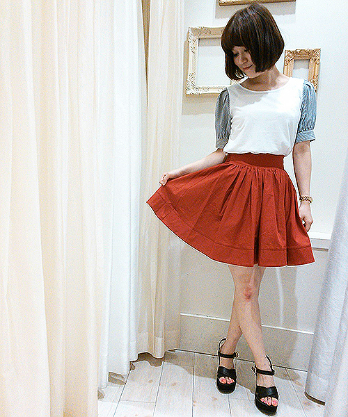 one after another NICE CLAUP(ワンアフターアナザーナイスクラップ)の「【ナイスクラップ】乙女フレアスカート(スカート・レディース・ボルドー/マスタード/インディゴブルー/ブラック・FREE)」の5枚目の写真