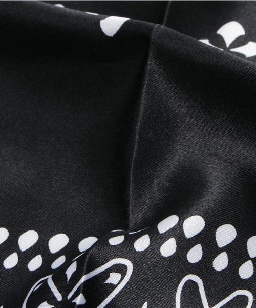 WEGO（ウィゴー）の「WEGO/バンダナスカーフ（マフラー・メンズ・ブラック/ブルー・FREE）」の4枚目の写真