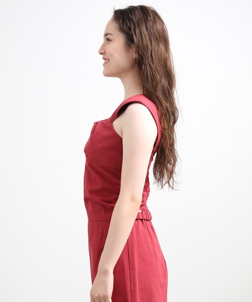 VIS（ビス）の「【セットアップ対応】麻混ワンショルダーねじれビスチェ（その他トップス・レディース・レッド/ベージュ・FREE）」の7枚目の写真