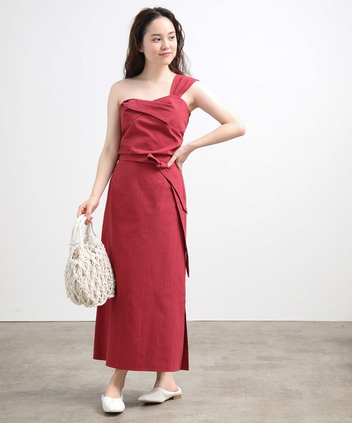 VIS（ビス）の「【セットアップ対応】麻混ワンショルダーねじれビスチェ（その他トップス・レディース・レッド/ベージュ・FREE）」の4枚目の写真