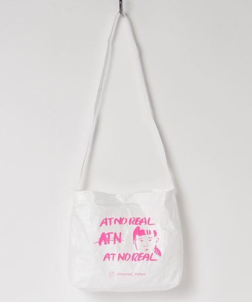 fridge（フリッジ）の「【at no real】タイベック ワンマイルバッグ（ショルダーバッグ・メンズ・ホワイト系その他/ホワイト系その他2/ホワイト系その他3/ホワイト系その他4/ホワイト系その他5・ONESIZE）」の5枚目の写真