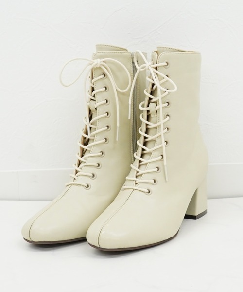 archives（アルシーヴ）の「レースアップブーツ（ブーツ・レディース・アイボリー/ブラック/ブラウン・MEDIUM/LARGE）」の2枚目の写真