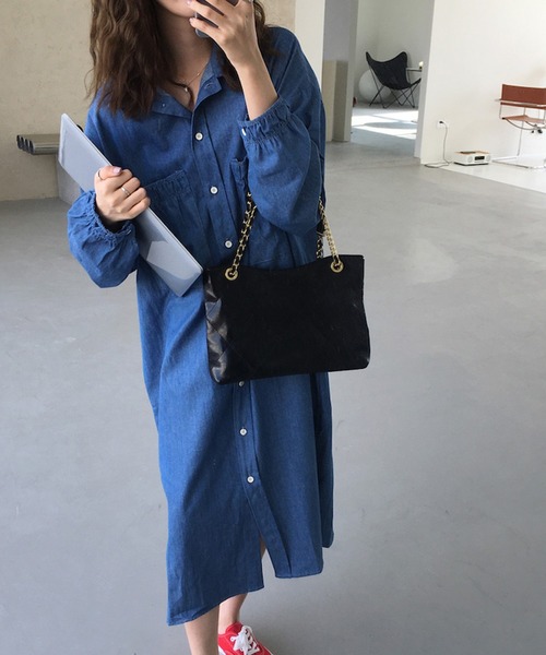 Jewelobe(ジュエローブ)の「ギャザーポケットデニムシャツワンピース(ワンピース・レディース・インディゴブルー/ブルー・FREE)」の6枚目の写真