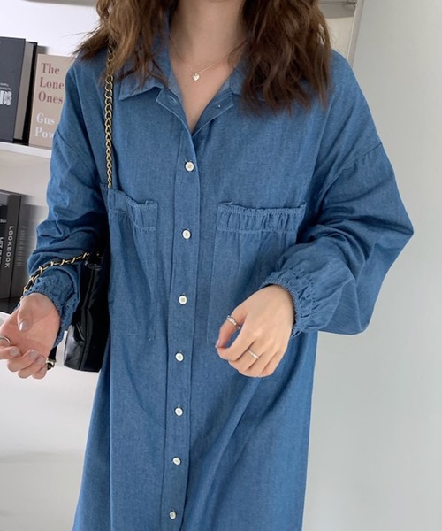 Jewelobe(ジュエローブ)の「ギャザーポケットデニムシャツワンピース(ワンピース・レディース・インディゴブルー/ブルー・FREE)」の9枚目の写真