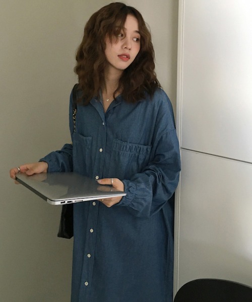 Jewelobe(ジュエローブ)の「ギャザーポケットデニムシャツワンピース(ワンピース・レディース・インディゴブルー/ブルー・FREE)」の12枚目の写真