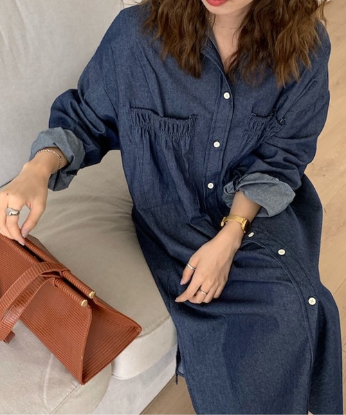 Jewelobe(ジュエローブ)の「ギャザーポケットデニムシャツワンピース(ワンピース・レディース・インディゴブルー/ブルー・FREE)」の17枚目の写真