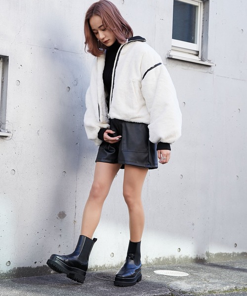 BARAK（バラク）の「エコファーボリューム袖レザーパイピング